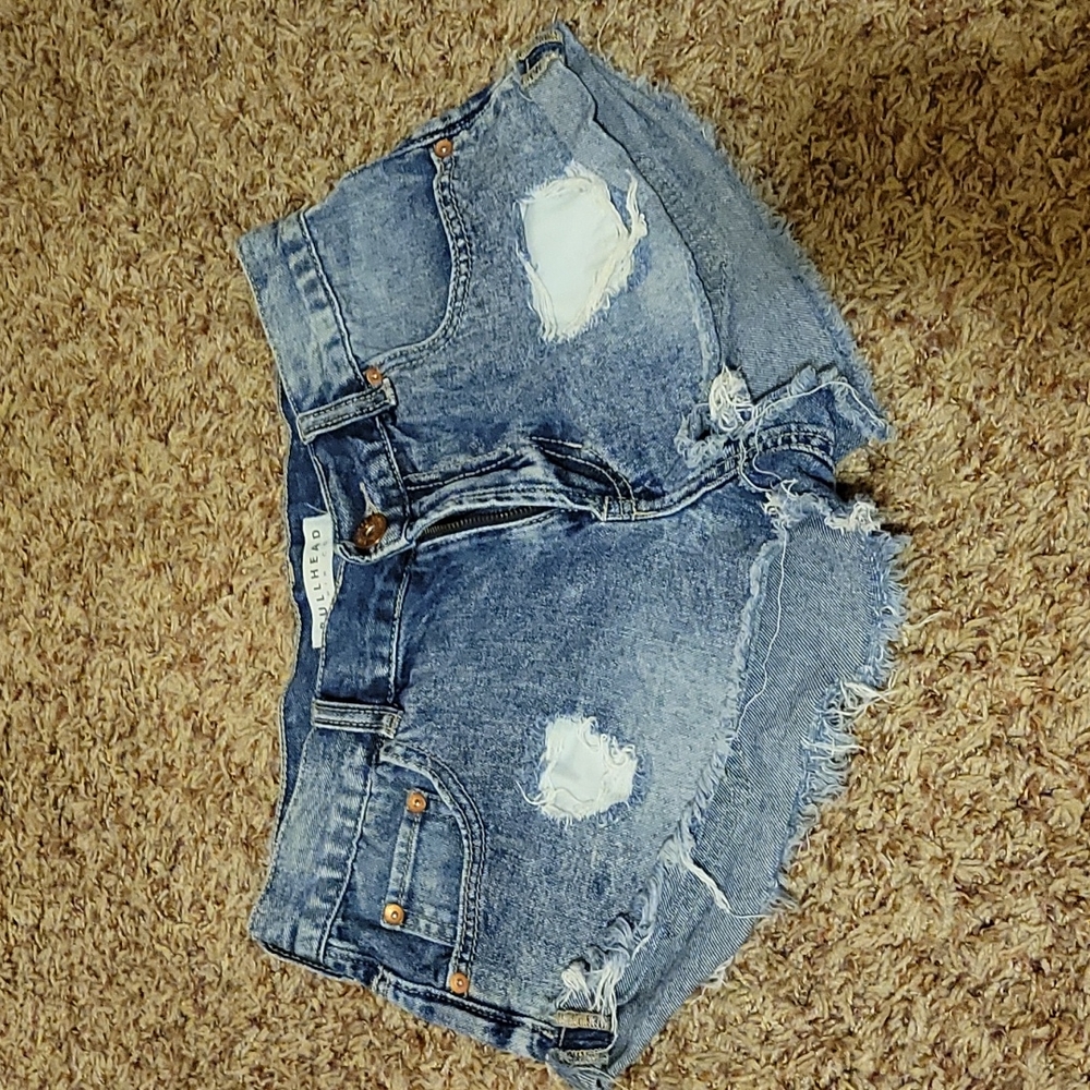 Bullhead size 3 shorts